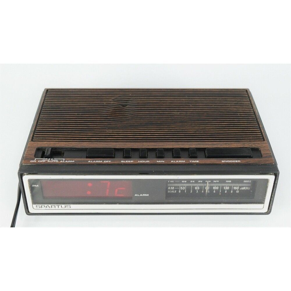Spartus Vintage AM/FM Radio Alarm Clock Woodgrain 0107-61 TESTED